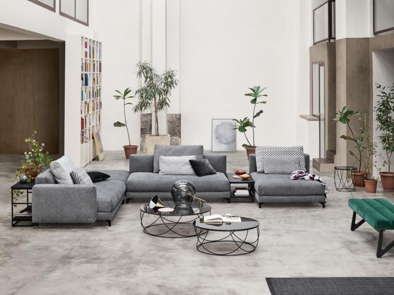Grote ruimtes inrichten met design meubels