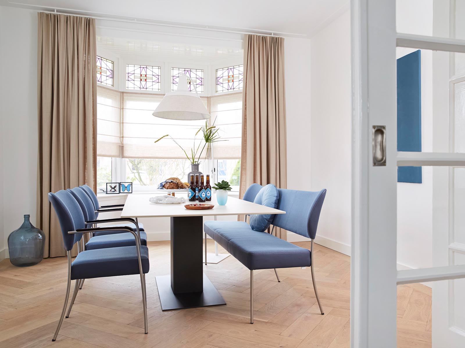 Luxe eetkamerstoelen kopen voor uw interieur bij Wiechers Wonen in Ommen en Dwingeloo