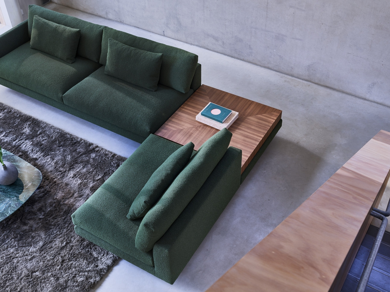 Luxe meubelen van diverse merken als Artifort, Gelderland, Montis en Leolux