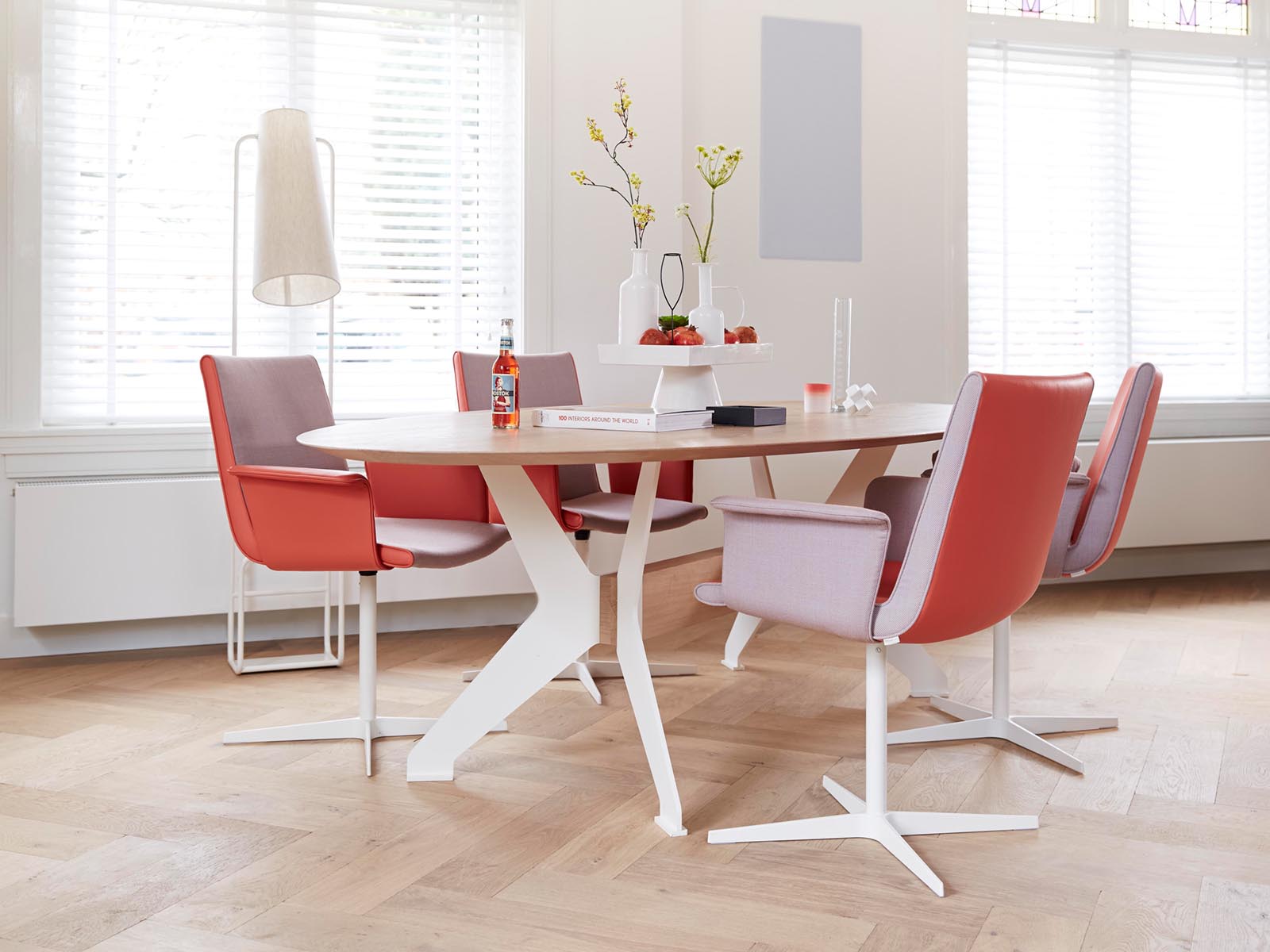 Luxe tafels voor uw woonkamer of keuken koopt u bij Wiechers Wonen